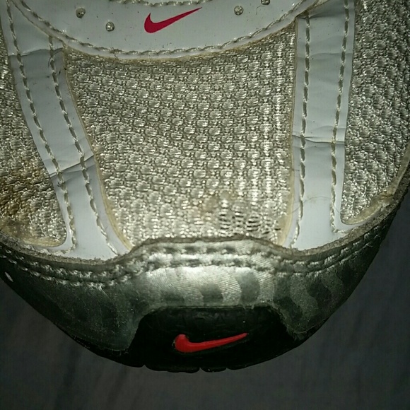 Women's Nike Shoes - Picture 6 of 6